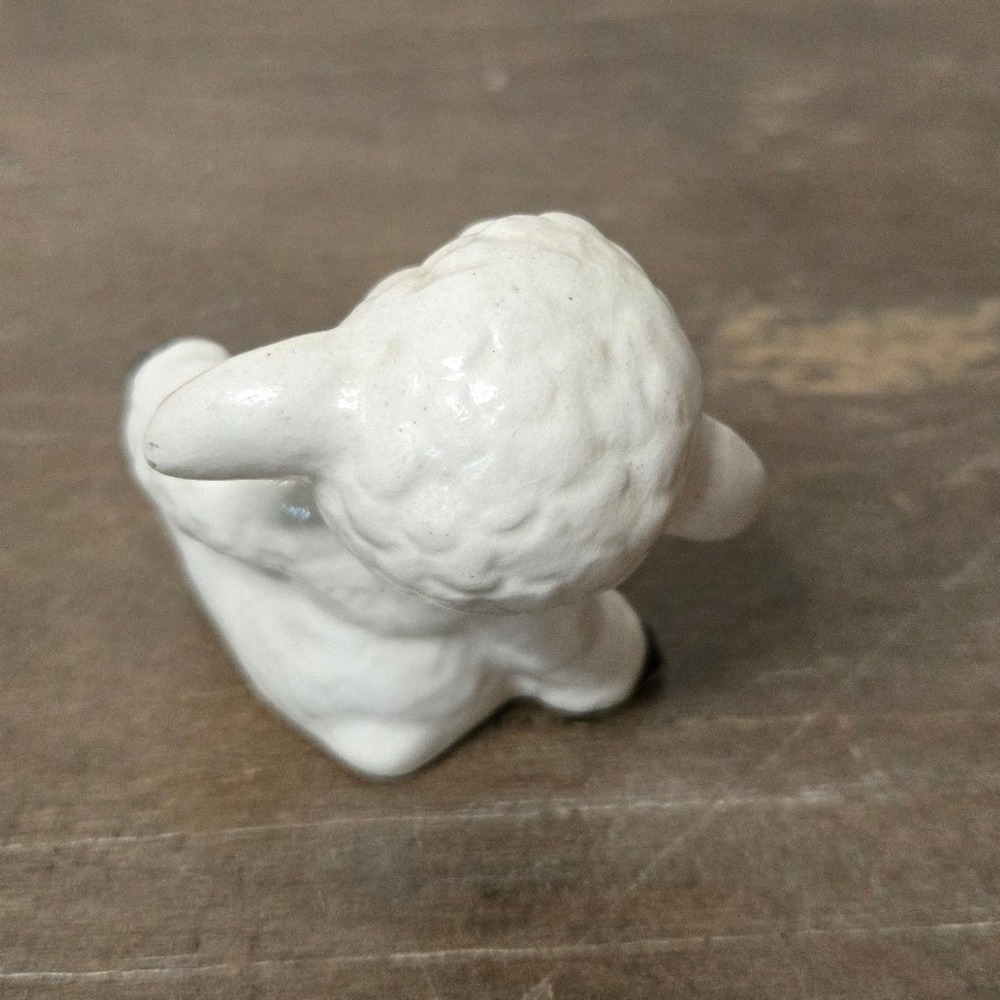 Vintage Ceramic Lamb Figurine White Sheep Pink Bow Mid Century Kitsch 2.5 Inch - Picture 3 of 7